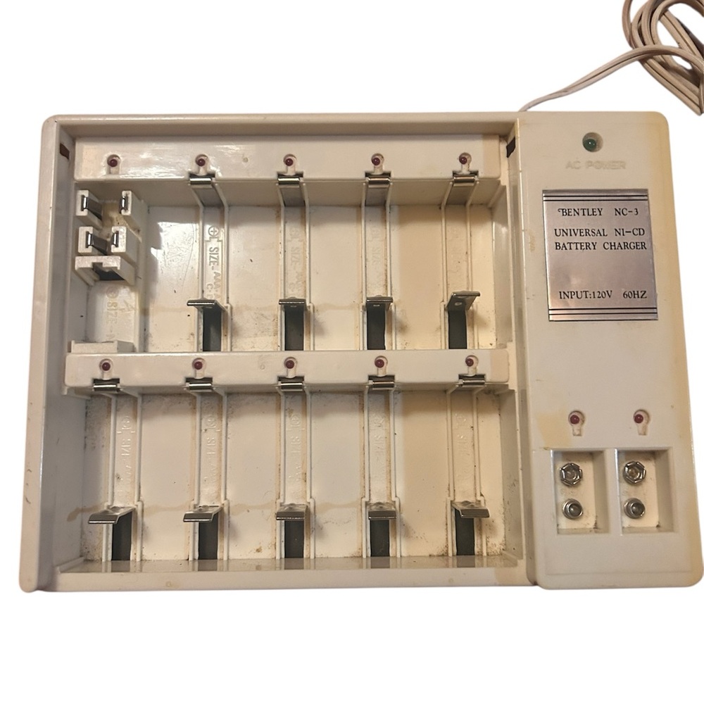 Bentley NC-3 Universal NI-Cd White Battery Charger